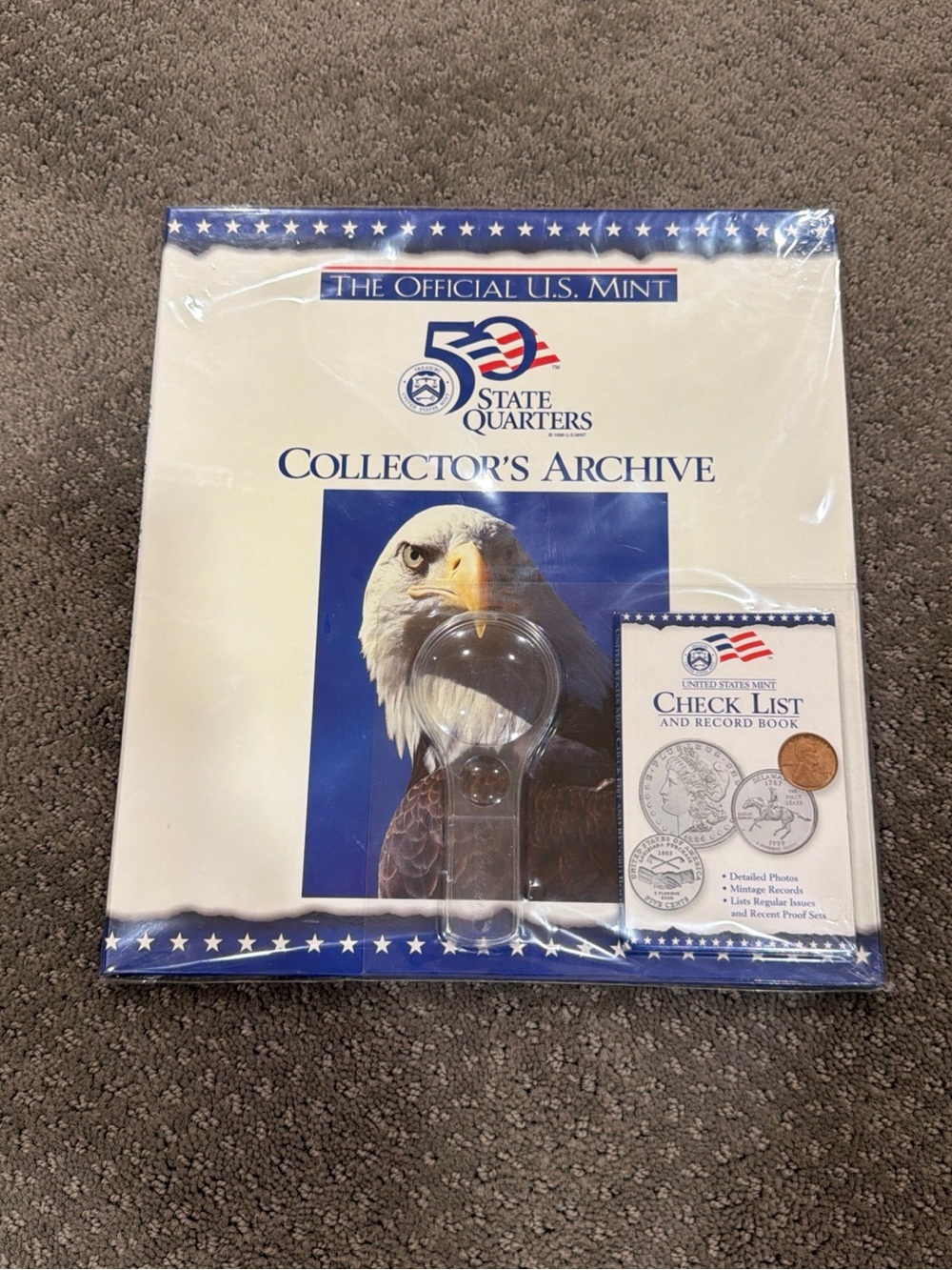 The Official U.S. Mint 50 State Quarters Collector's Archive - White & Blue